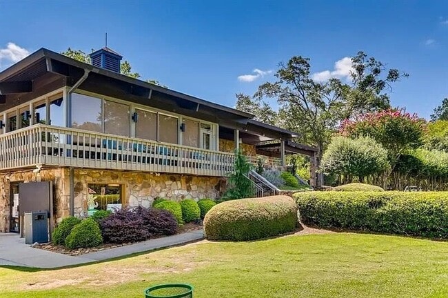 Building Photo - 140 Lablanc Way NW