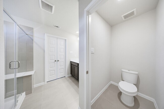 Building Photo - 18560 Meadow Point Ln