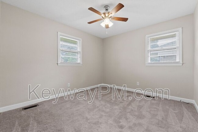 Building Photo - 133 Belair Rd