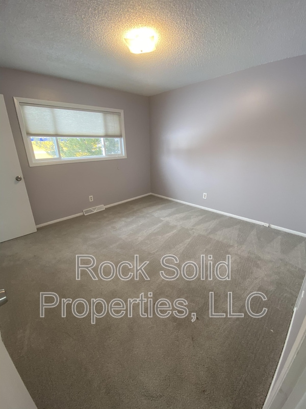 Building Photo - 4703 E 17th St