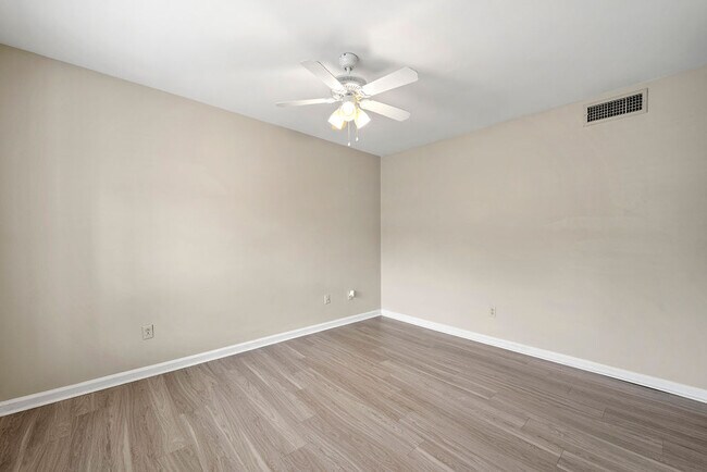 Building Photo - 103 La Rue Pl NW