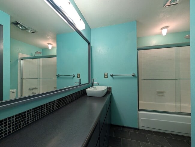 Building Photo - Fantastic 3-Bedroom, 2.5-Bath Home In East Eugene!