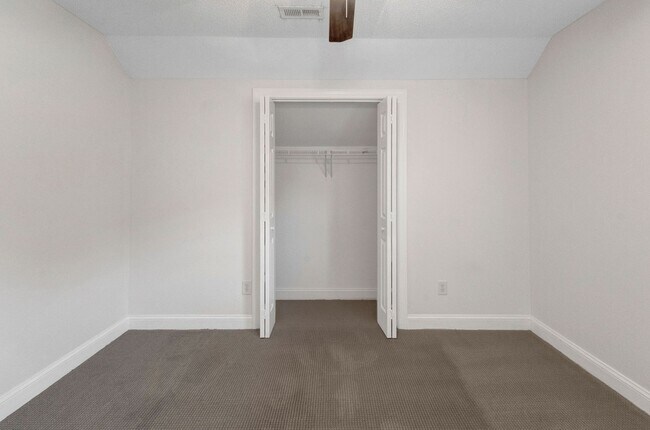 Building Photo - Farmhouse-Style Home Minutes from the Water | No HOA