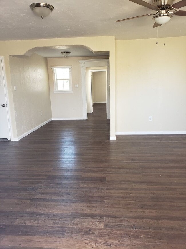 Building Photo - $0 First Month's Rent / $0 Deposit at Move-in