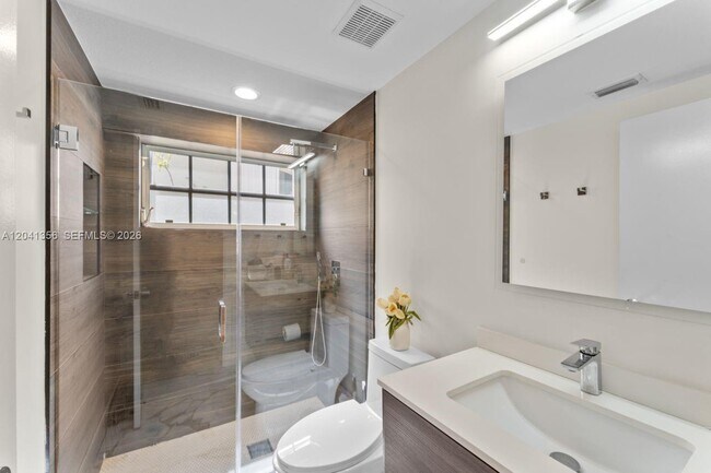 Building Photo - 1179 Laguna Springs Dr