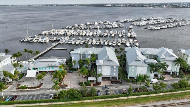 Building Photo - 875 NW Flagler Ave