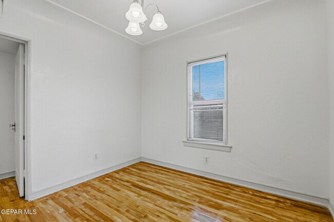 Building Photo - 7921 Lirio Rd