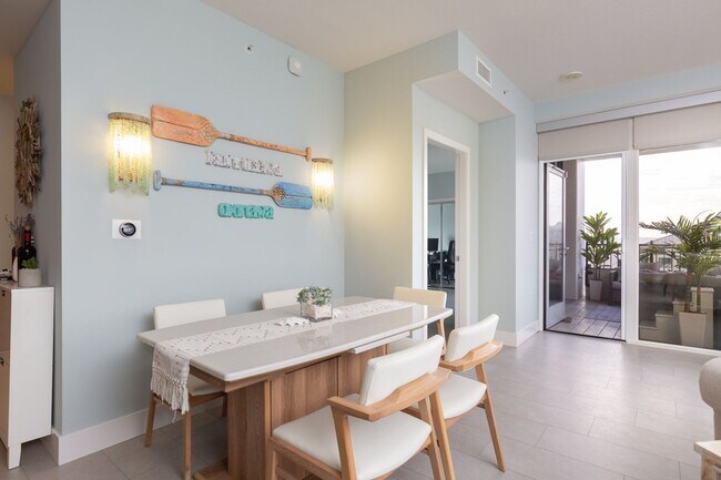 Building Photo - Bay View Condo at Park Place in Downtown San Diego