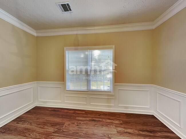 Building Photo - 6165 Ambercrest Ct