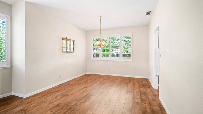 Building Photo - 4 BR/3BA Home in Laurel Creek with Park-Like Backyard!