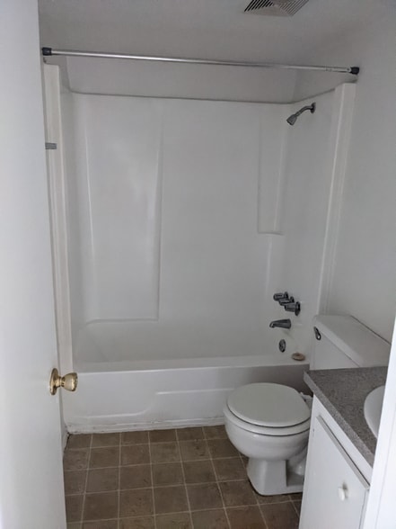 Building Photo - 3215 Baird Ave