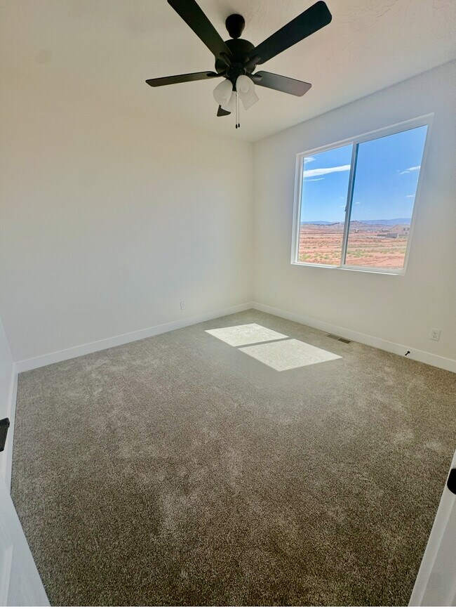 Building Photo - 4208 South Crimson Cliffs Wy
