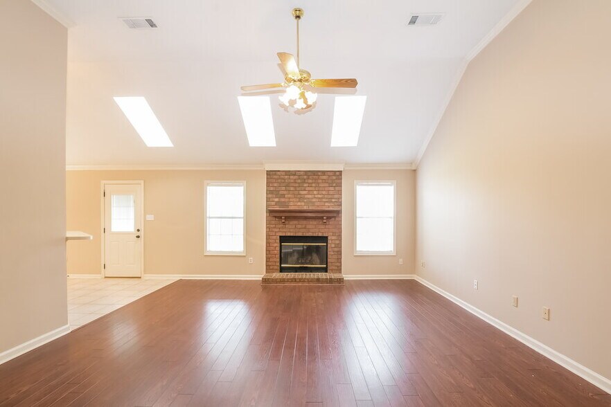 Building Photo - 6688 Millgrove Park Dr