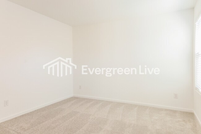 Building Photo - 2012 Sulky Ln