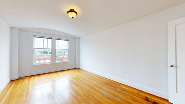 Building Photo - 1294 Grove St