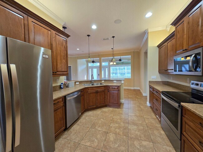 Building Photo - Gorgeous 4-Bedroom Home with Office, Pool,...
