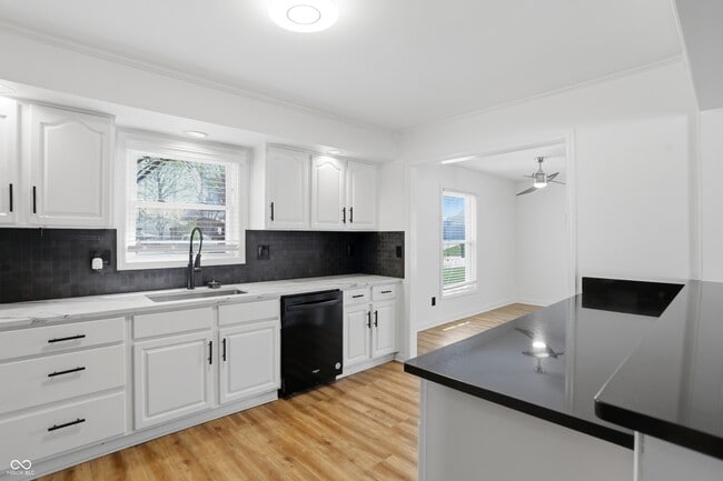 Building Photo - 512 Lexington Blvd