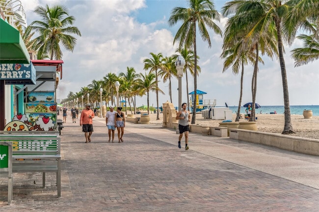 Building Photo - 324 Indiana St