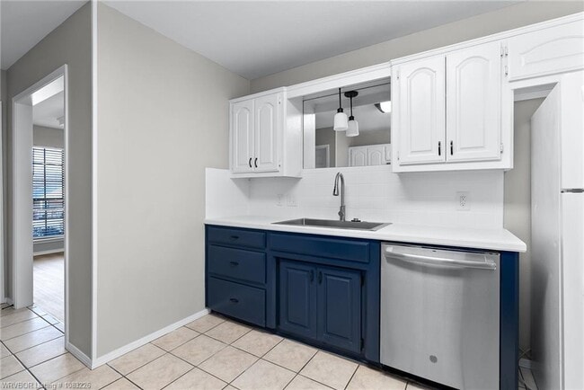 Building Photo - 8808 Skypark Dr