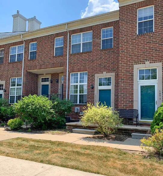 Building Photo - 1872 Lindsay Ln