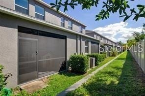 Building Photo - 10643 Lake Montauk Dr