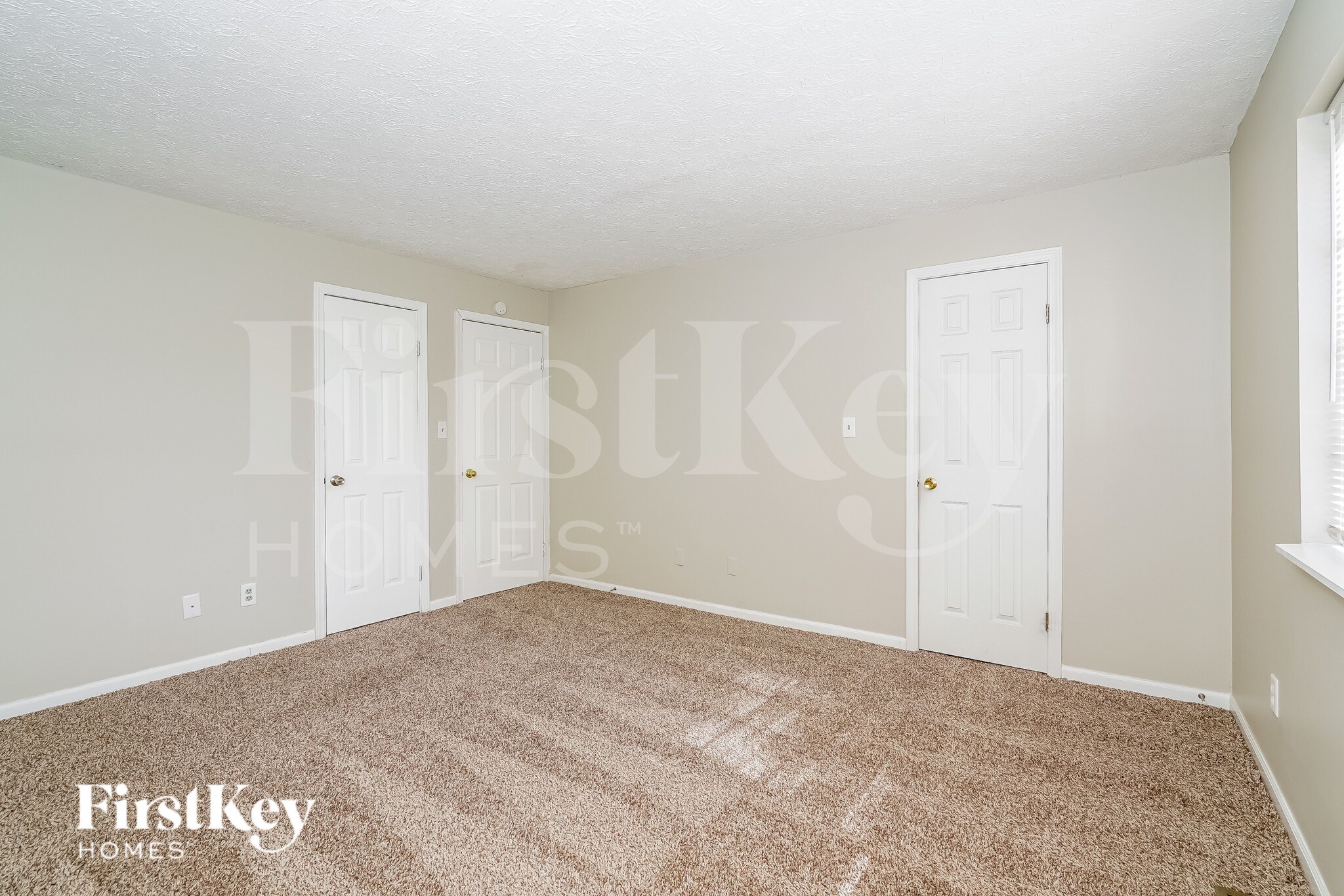 Building Photo - 5821 Buck Rill Dr