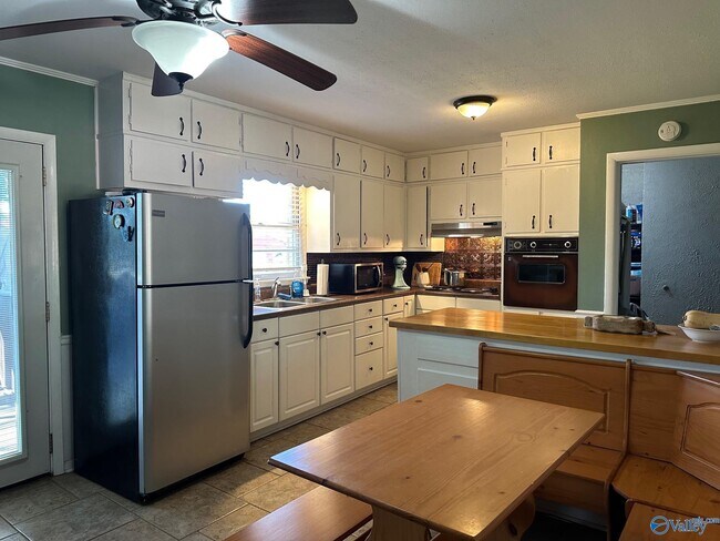 Building Photo - 306 Jack Coleman Dr NW