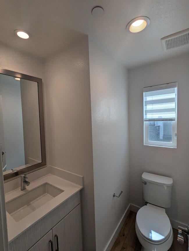 Building Photo - 932 Edy Ln