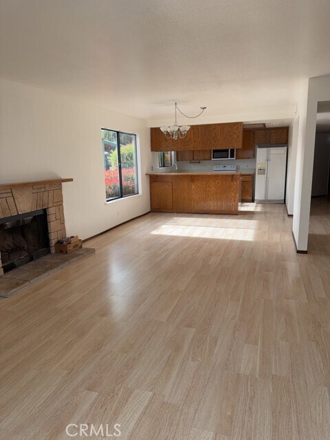 Building Photo - 10 Royale Ave