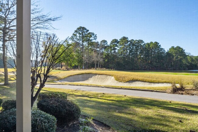 Building Photo - 568 Pinehurst Ln