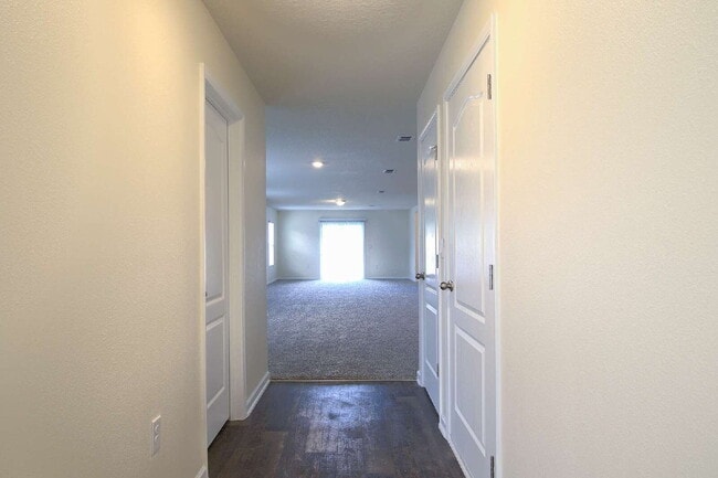 Building Photo - For Rent