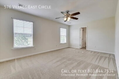 Building Photo - 576 Village E Cir