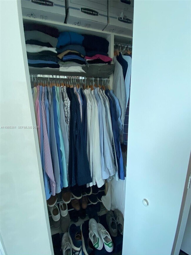 Building Photo - 900 Biscayne Blvd