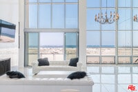 Building Photo - 5205 Ocean Front Walk