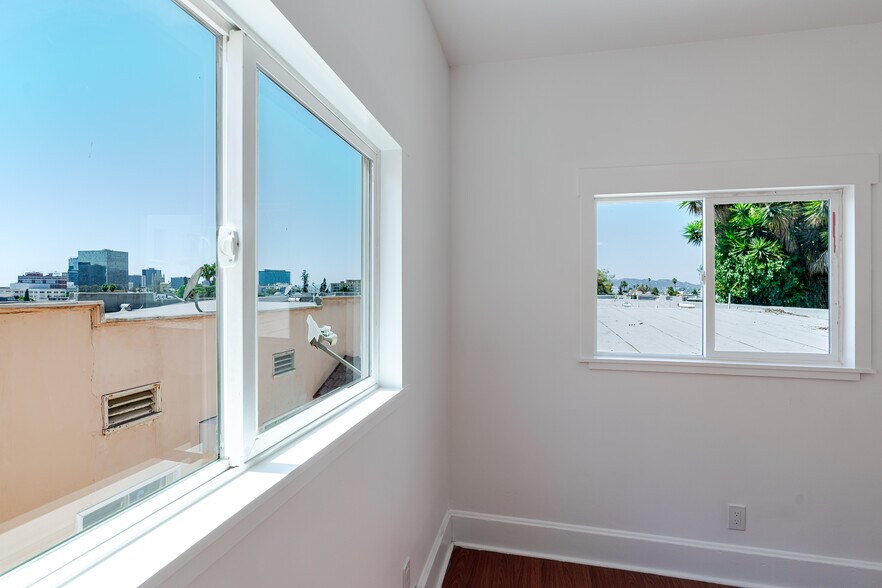 Building Photo - 268 4/6 S Coronado St