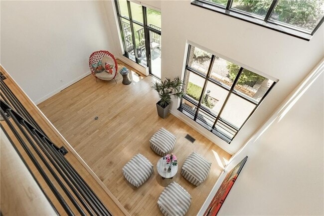 Building Photo - 345 NE 4th St