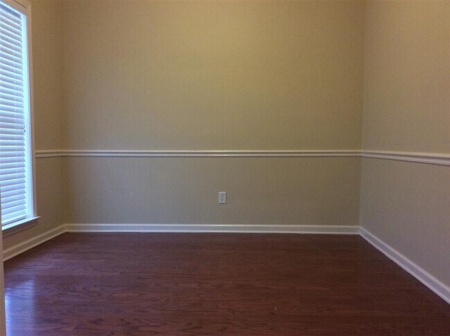 Building Photo - 3BD/2.5BA with Bonus Room in Collierville Farms.  Over 2300 sq ft!.  Pets are welcome!