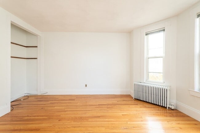Building Photo - 43 Buttonwood St