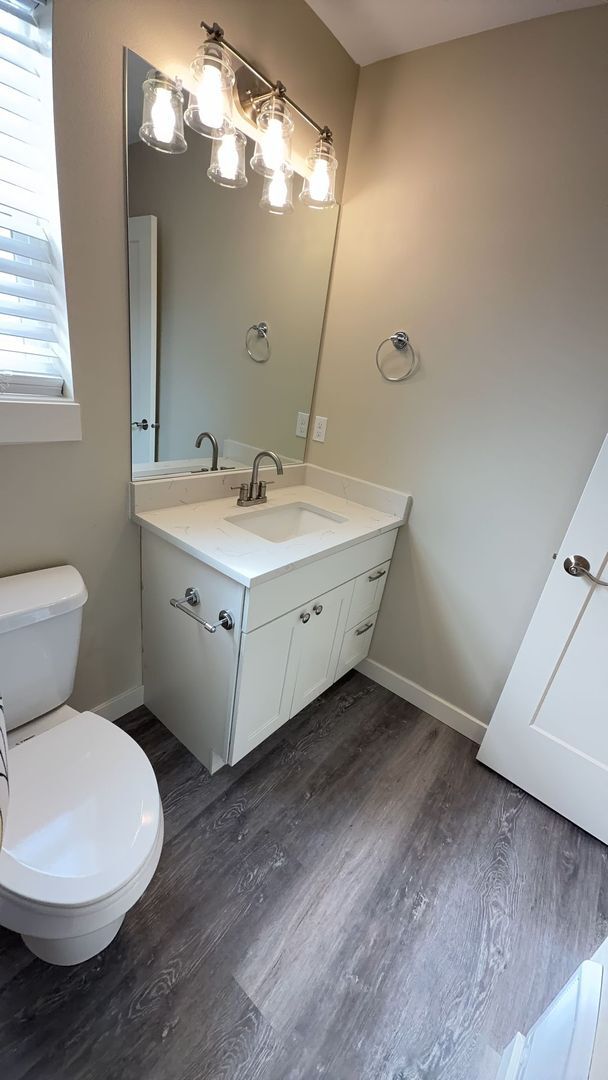 Building Photo - Chernishoff Seven Oak Luxury Duplex