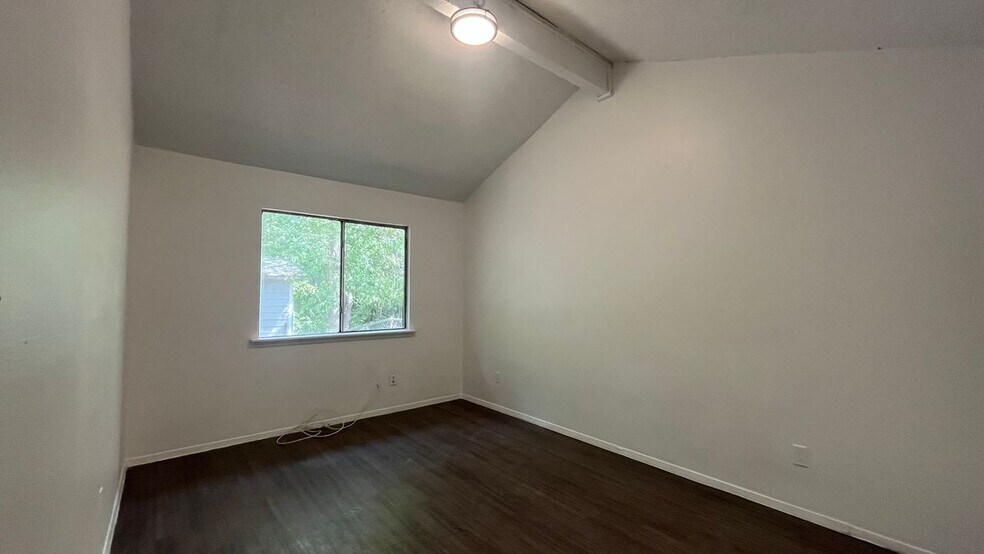 Building Photo - 9515 Aberdeen Way