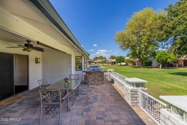 Building Photo - Your Oasis Awaits!