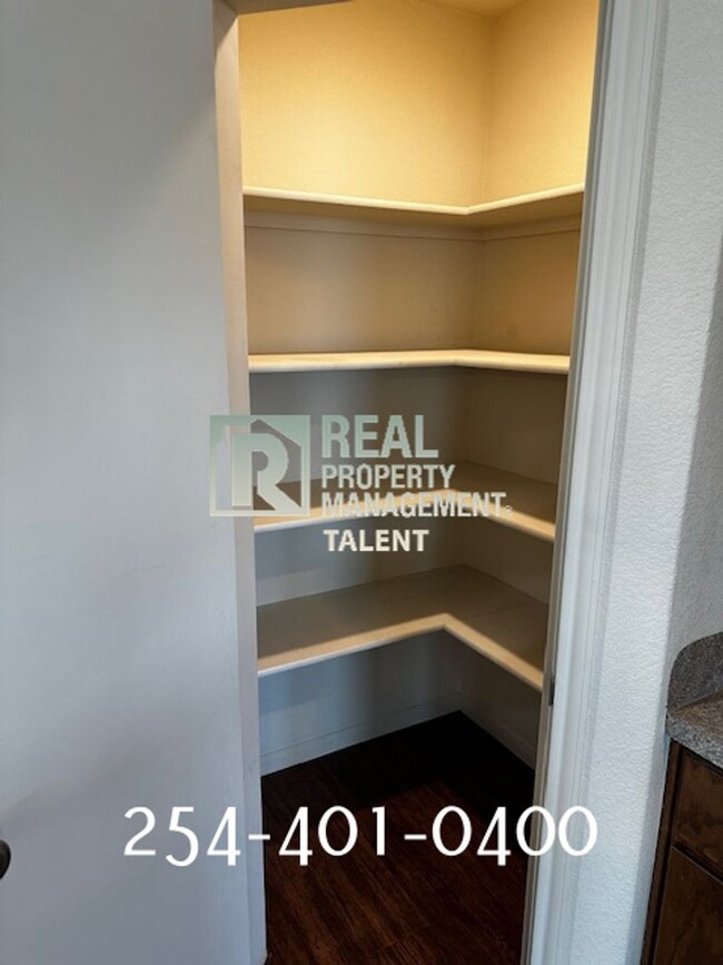 Building Photo - Charming 3-Bedroom, 2.5-Bathroom Duplex in...