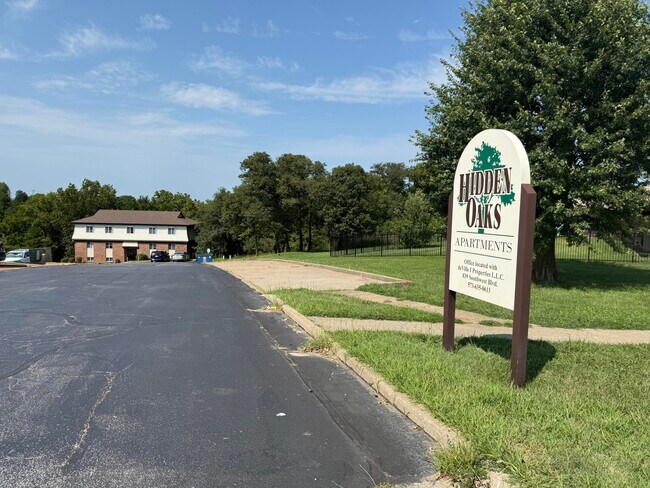 Building Photo - 405 Clayton Dr