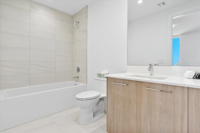 Building Photo - 151 N Seabreeze Blvd