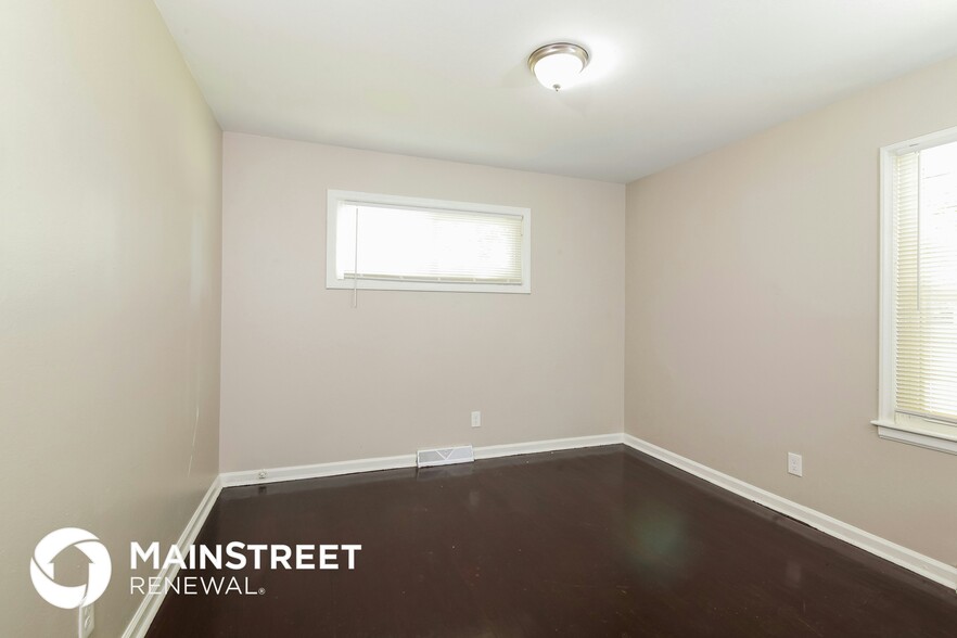 Building Photo - 13235 Park Hills Dr