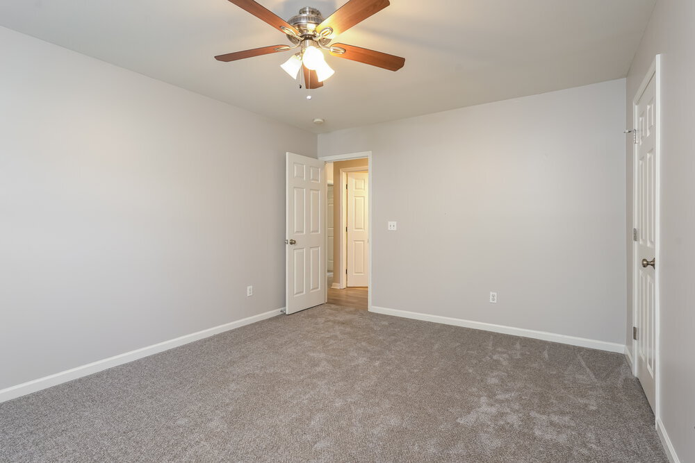 Building Photo - 4031 Village Park Ct