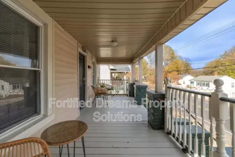 Building Photo - 724 S Broad St