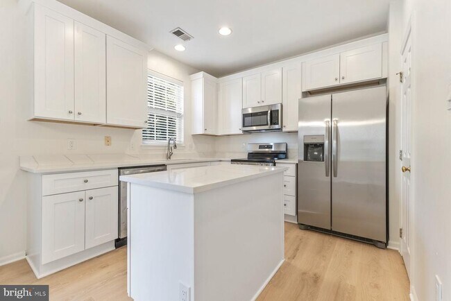 Building Photo - 9727 Faber Ln