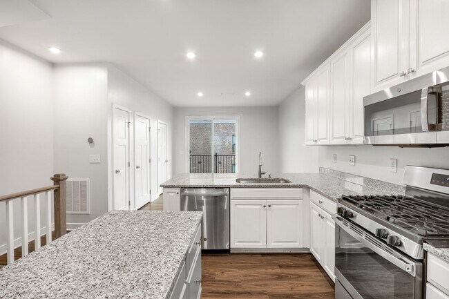 Building Photo - 418 W Tremont Ave