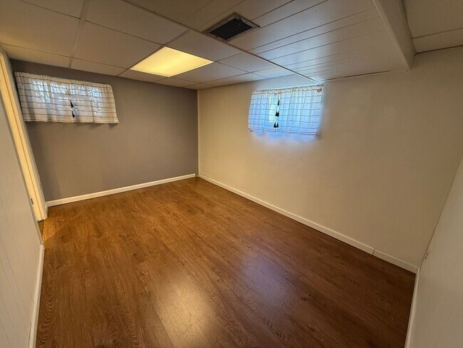 Building Photo - Ranch Home in Lindbergh School District